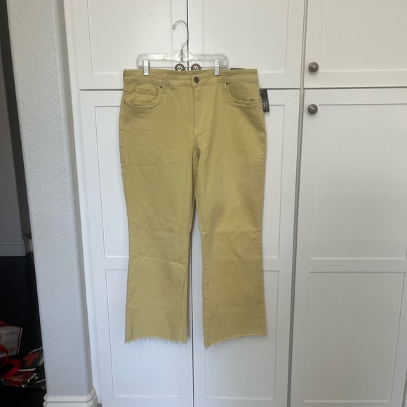 KUT From The KLOTH Jeans Kelsey Ankle Flare Distressed Yellow Denim Plus Size 14 - Picture 6 of 7